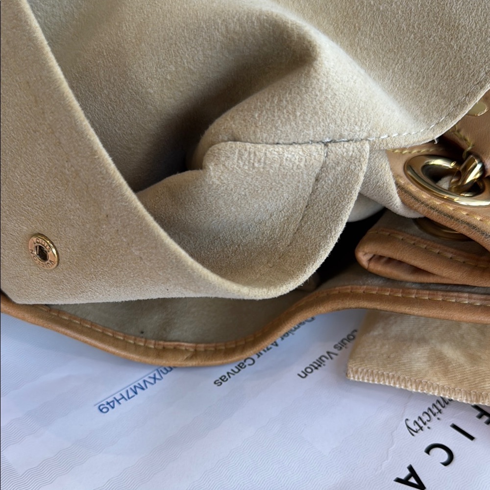 Authentic Louis Vuitton Galleria PM in Damier Azur - Picture 11 of 17